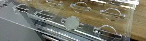 ЛАЗЕРНО РЯЗАНЕ НА ПЛЕКСИГЛАС И ПЛАСТМАСИ ЛАЗЕРНО РЯЗАНЕ НА ПЛЕКСИГЛАС И ПЛАСТМАСИ